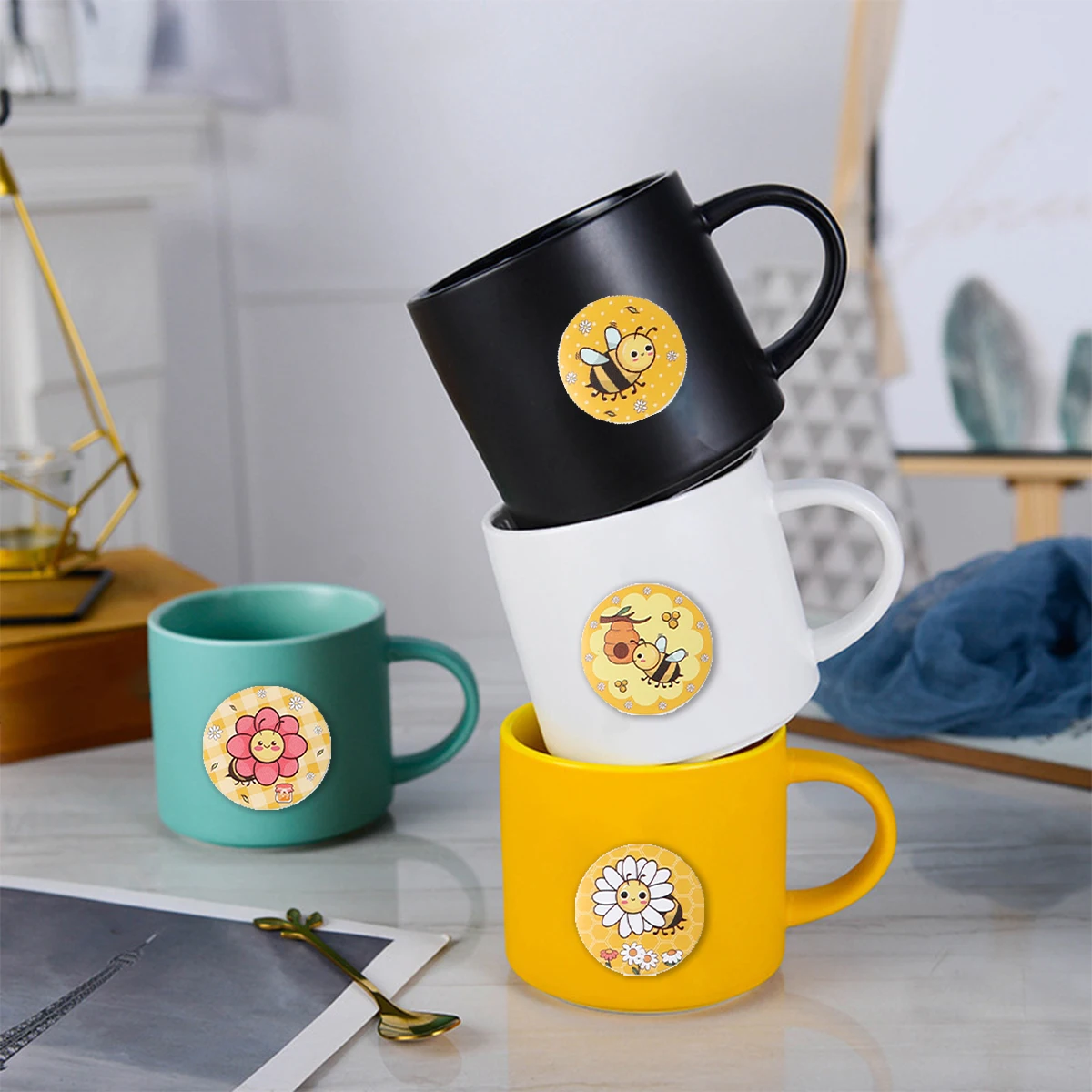 500 Stück/Rolle Bienenaufkleber, niedliche Tieraufkleber, 2,5 cm, wasserfest, selbstklebendes Papier, mobile Belohnungen, Siegeletiketten, Aufkleber für Schreibwaren