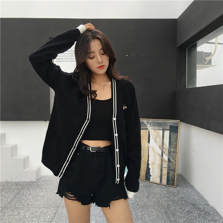 

2025 New Sle Thiened Embroidered Bee Pattern Loose Women's Knitted Sweater Cardigan Spring Autumn Winter Casual Wear