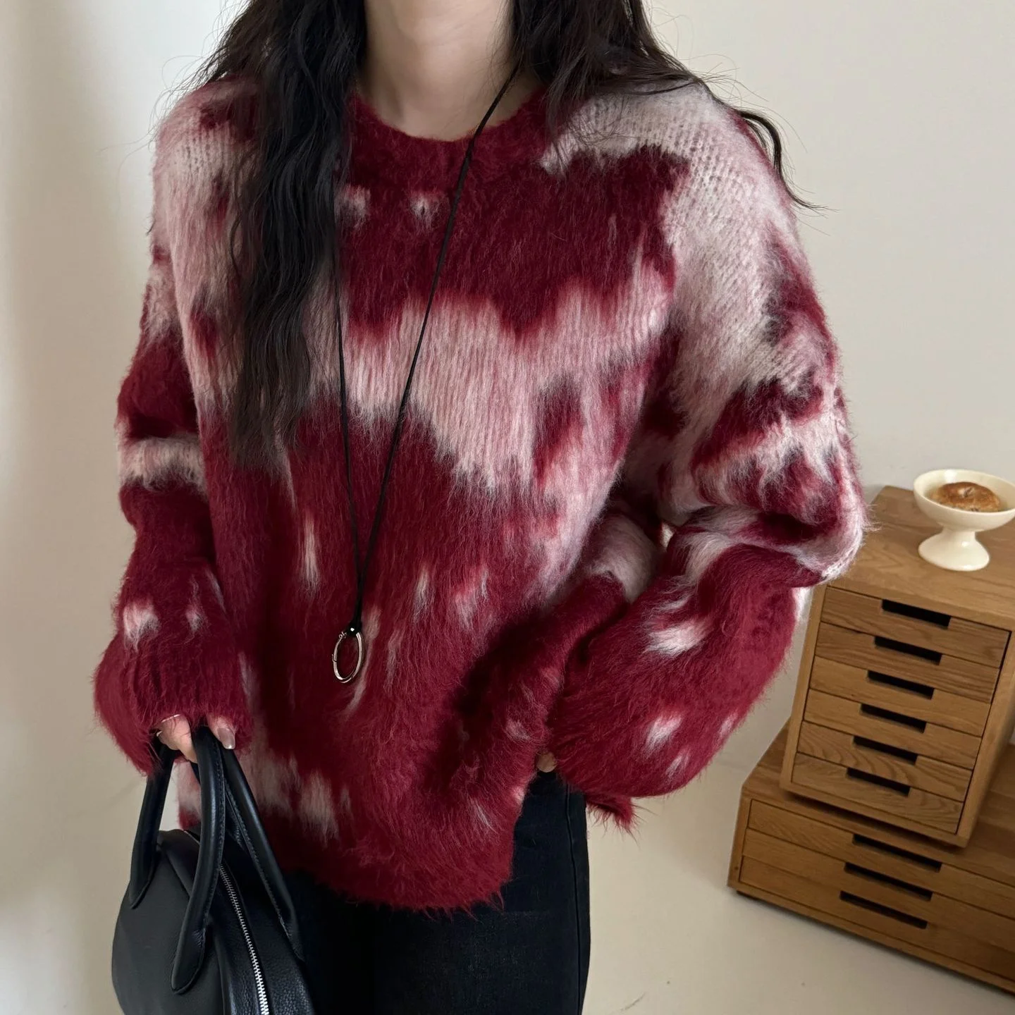 

Leopard Print Red Soft Sweater Women's 2026 Spring New Lazy Style Loose Knit Pullover Long Sleeved Round Neck Top Trendy