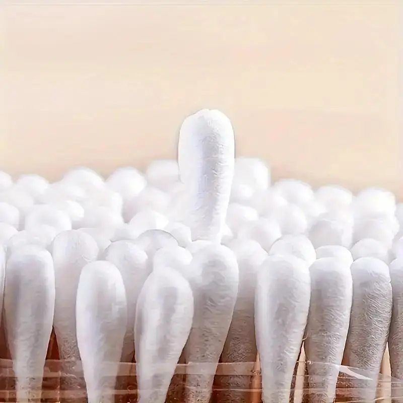 عصي مساحيق تجميل قطنية مزدوجة الأطراف ، قضبان خشبية ، تستخدم لتنظيف الأذنين وإزالة المكياج