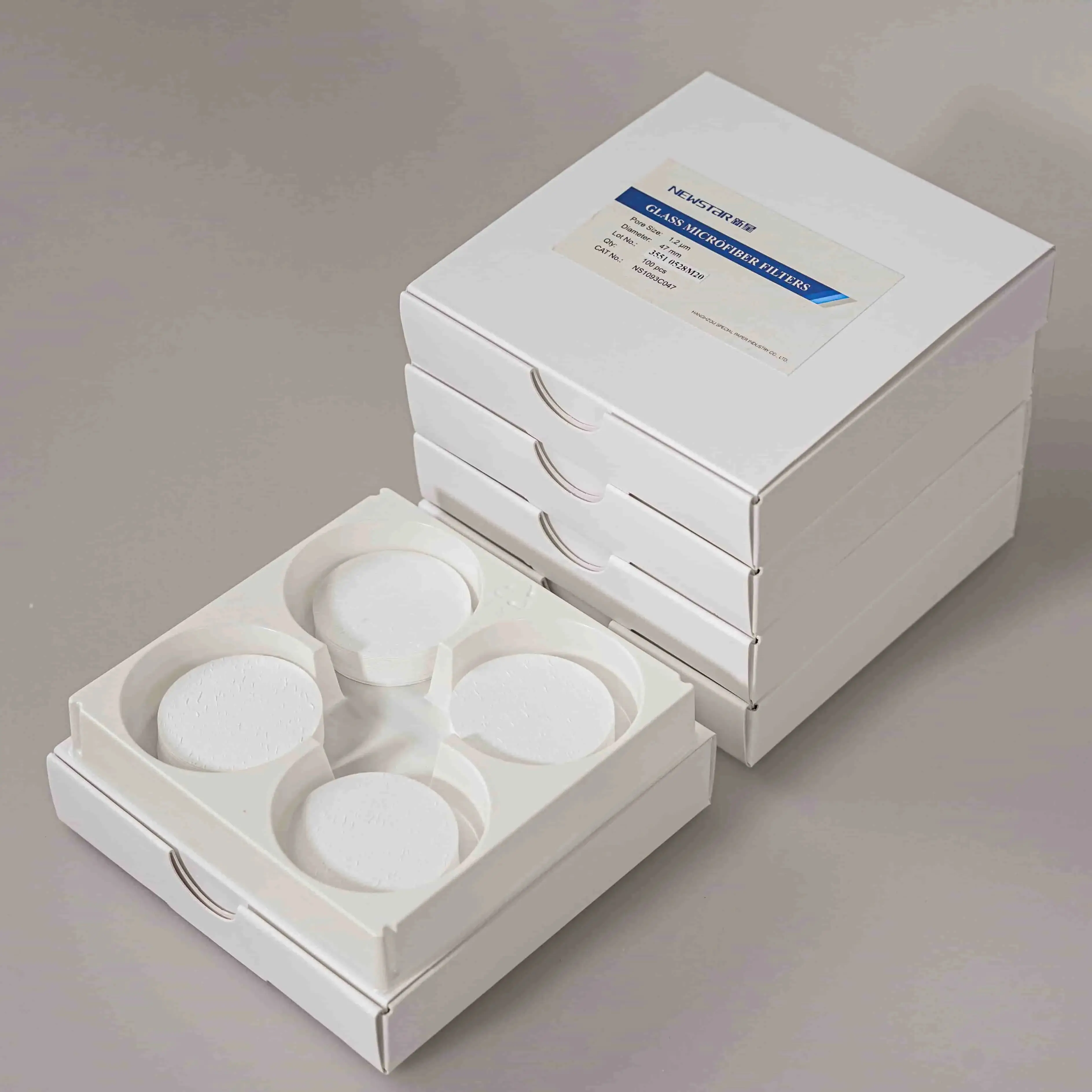 Carte filtranti in microfibra di vetro Grado 934AH Dimensioni dei pori 1,5um 47mm 90mm 110mm Monitoraggio ambientale che supporta la temperatura superiore a 550 ℃