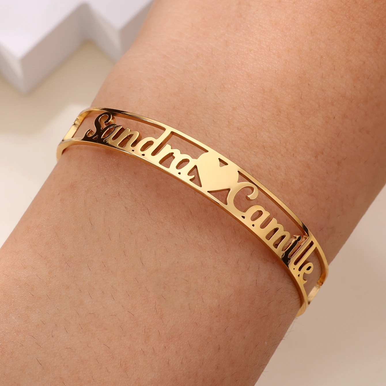 

Custom Heart Two Names Bangles Bracelets For Women Stainless Steel Customized Bangle Cuff Bracelet Personalized Wrist Jewelry