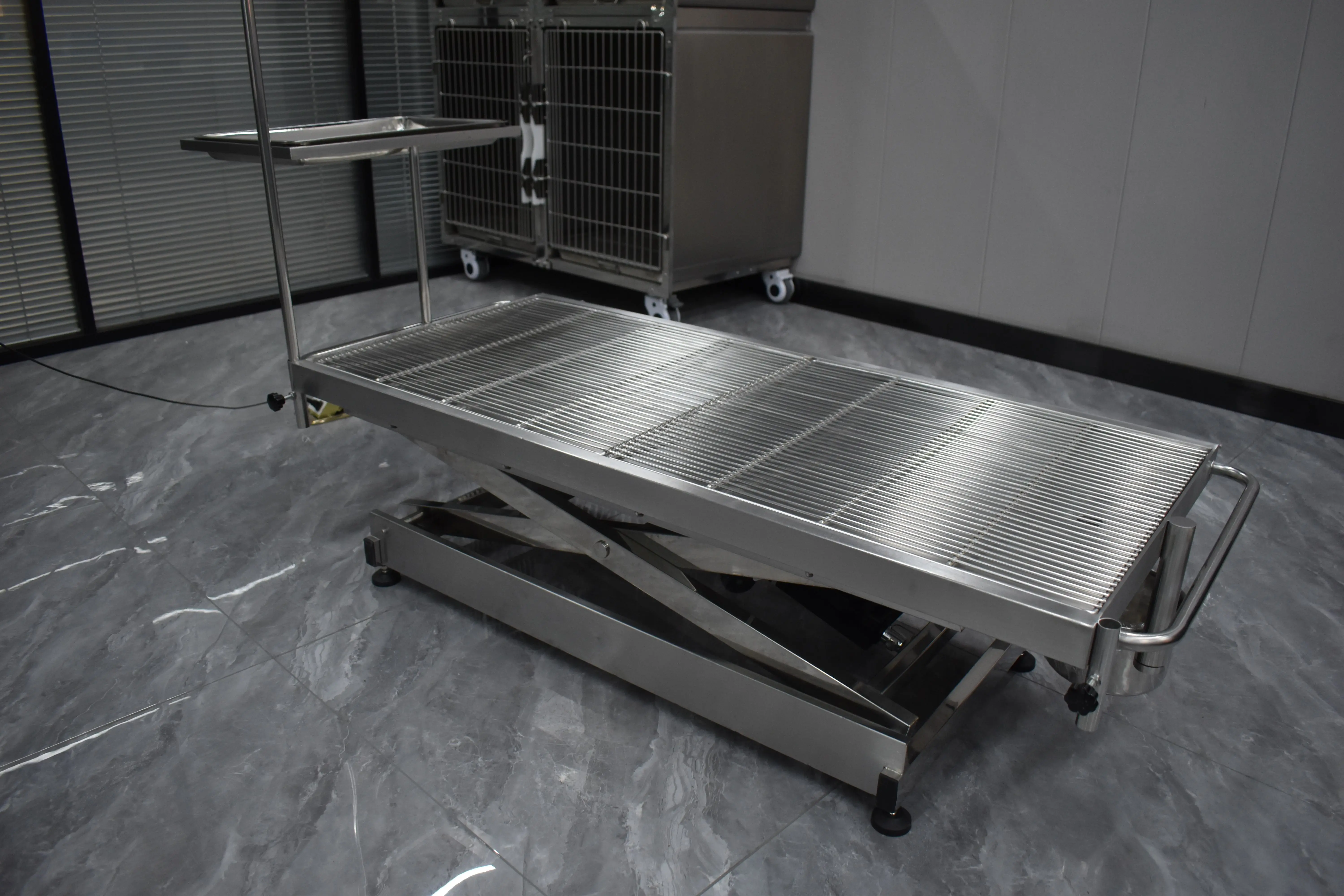 Pet hospital 304 stainless steel special surgical bed, lifting examination and dissection table, mobile electric animal surgical