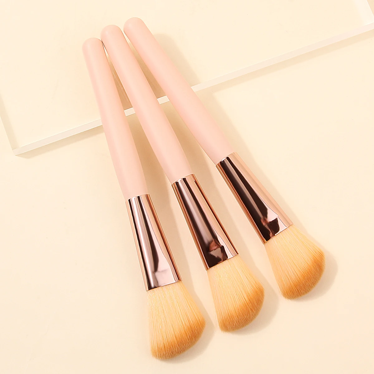 Pennello per trucco viso morbido angolato da 3 pezzi, fard in polvere, pennello per contorno, strumento di bellezza portatile professionale multifunzionale