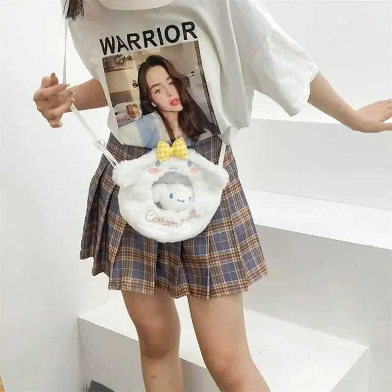 Bolso de elemento cuadrático de ocio para estudiantes, bonito nuevo estilo, bolso cruzado bordado Sanrio, monedero para chica, Kawaii Hello Kitty