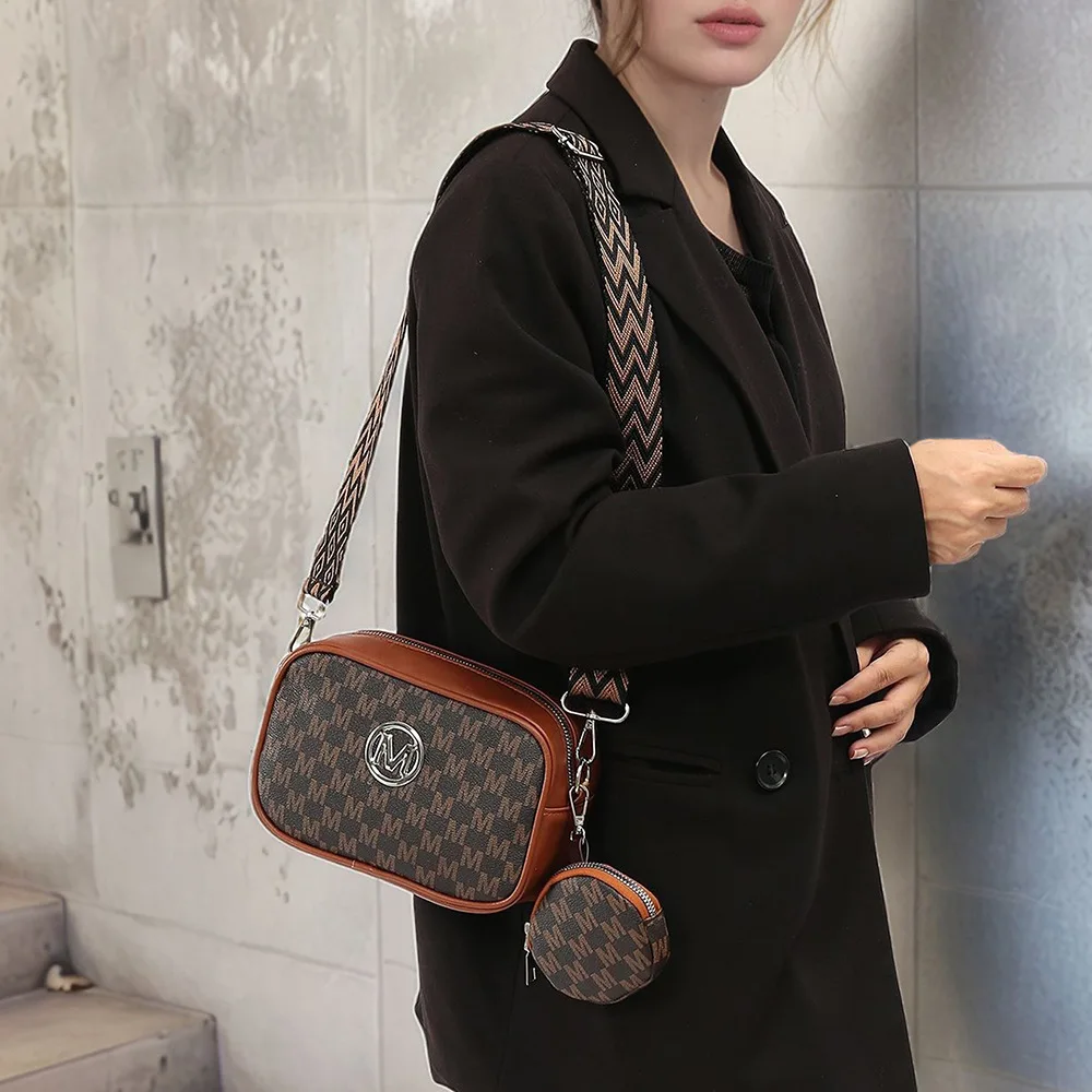 Vintage Letter Print Camera Bag for Women, Two-Piece Set, Wide Strap Stylish and Unique Shoulder Crossbody Bag with Coin Purse
