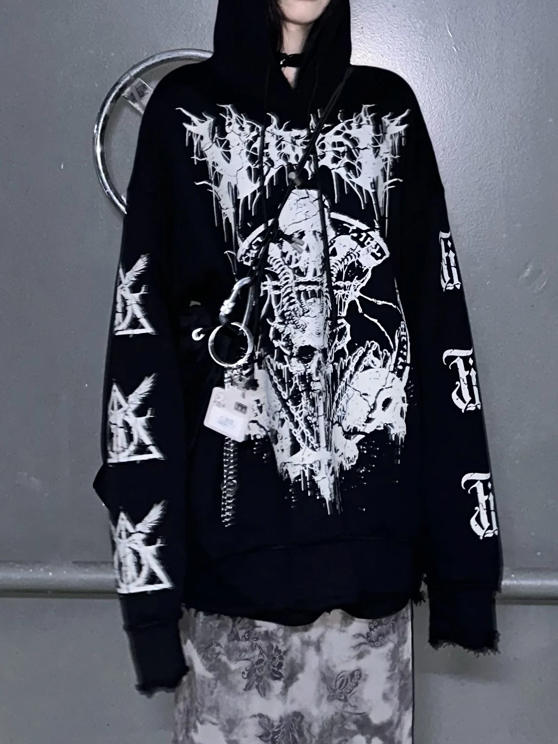 

Черная толстовка с потертостями в стиле панк, модный топ с длинными рукавами, толстовки с капюшоном в стиле Y2k, женские повседневные пуловеры, осень-зима