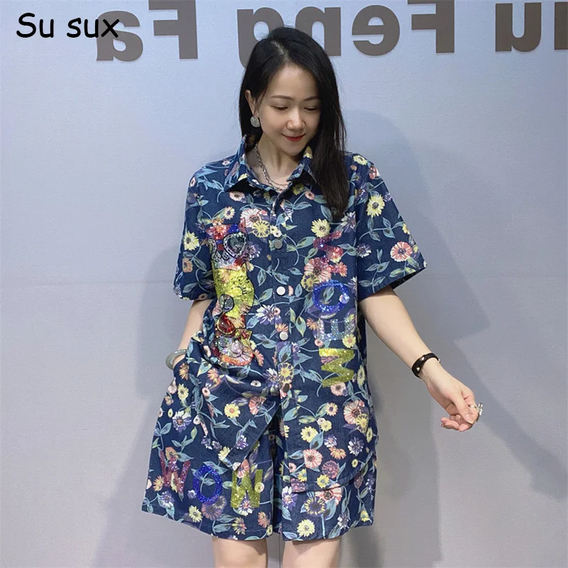Conjunto Feminino de Calça Curta Jeans com Estampa Floral e Camisa de Manga Curta com Gola Dobrável, Casual de Verão 2026, Conjunto de 2 Peças