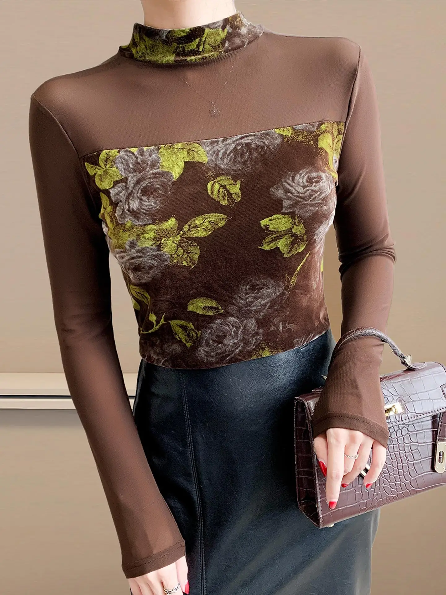 

Sexy Me Splice Printed Long Sve High Collar Slim Fit Base irt Женский осенне-зимний модный нейлоновый топ с цветочным узором...