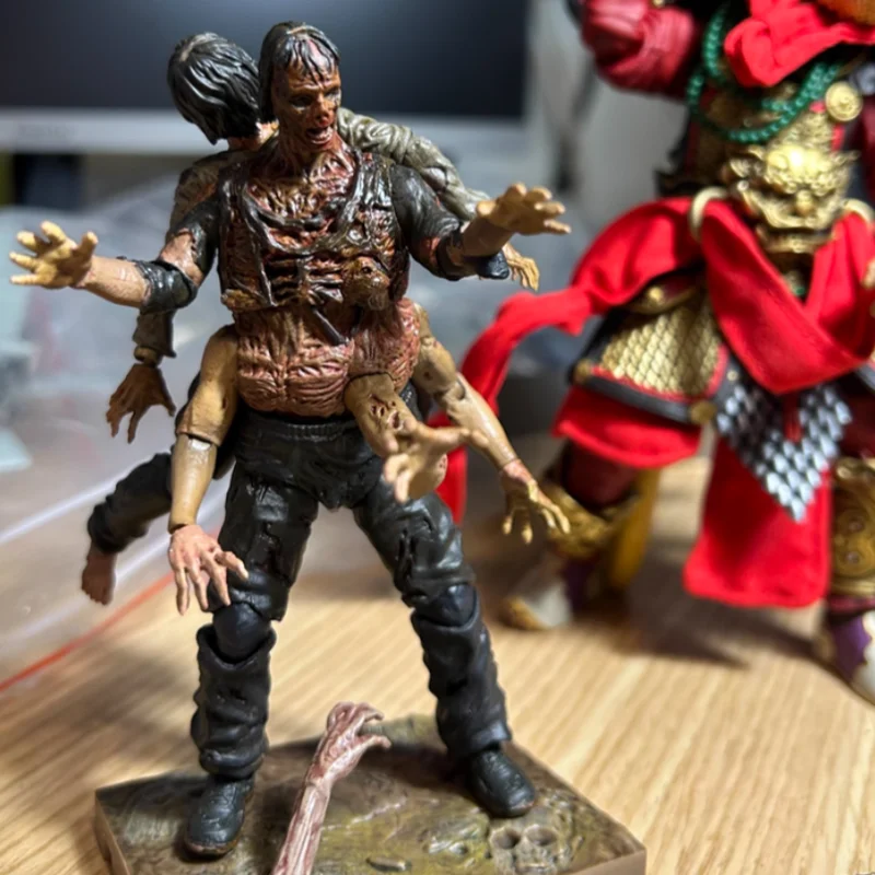 

New Original In Stock Hiya The Walking Dead Aciton Figure Desk Decor Ornament Customized Model Toy Collectible Gifts