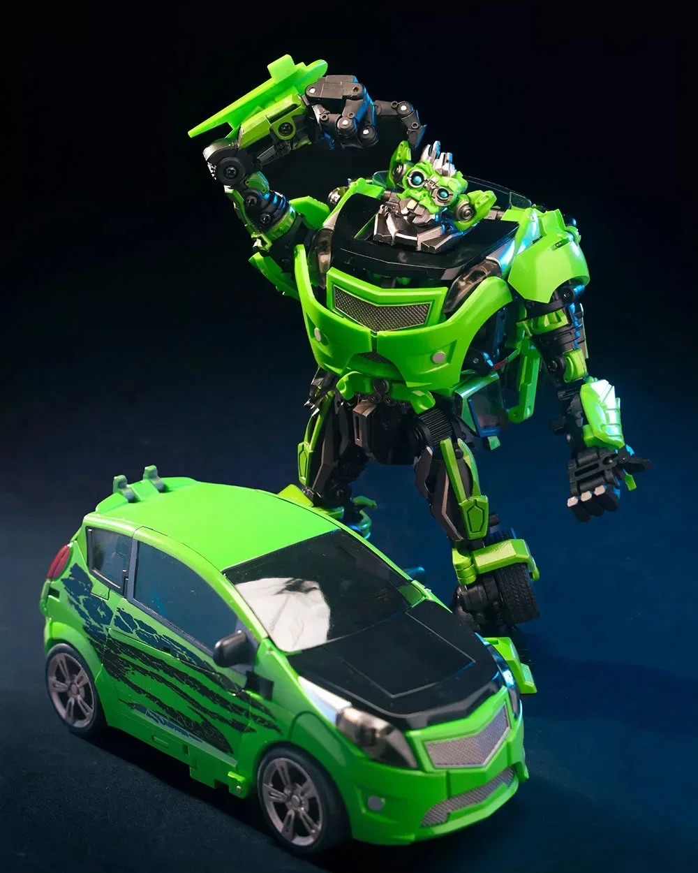 【Nowy】 Zabawka Transformująca UT-R08 Podwójna Akcja Postać (Zielony) Ruchomy Robot Samochód Model Oryginalne Pudełko Kolekcja Prezent