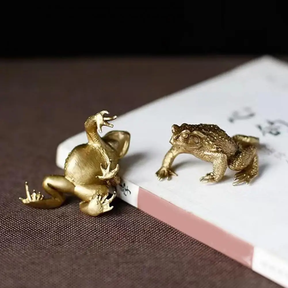 Mini Frog Figurine Brass Frog Figurine Lucky Animal Sculpture Feng Shui Decoration Ornament Gift Desktop Toad Statue