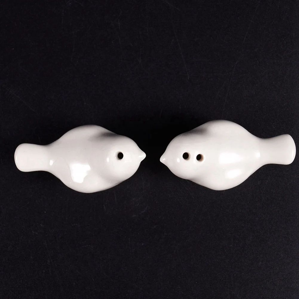 

B03C-2 Set Of Love Birds Salt And Pepper Shakers Personalised Wedding Favors - White