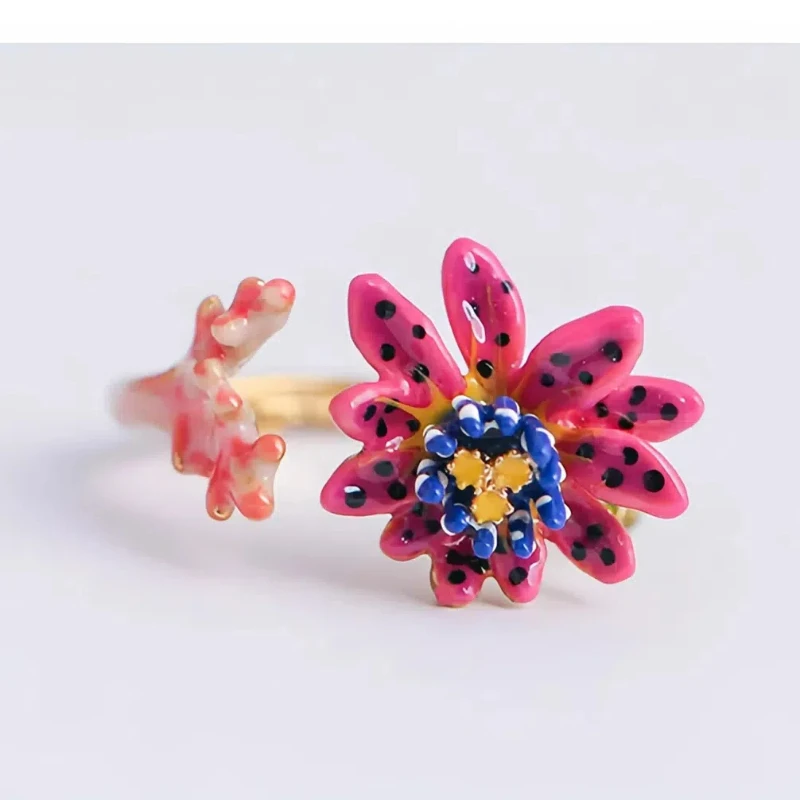 

New Fashion Dragon Fruit Flower Cold and Niche Design Light Luxury New Finger Ring Gift for Girlfriend Adjustable Ring For Women