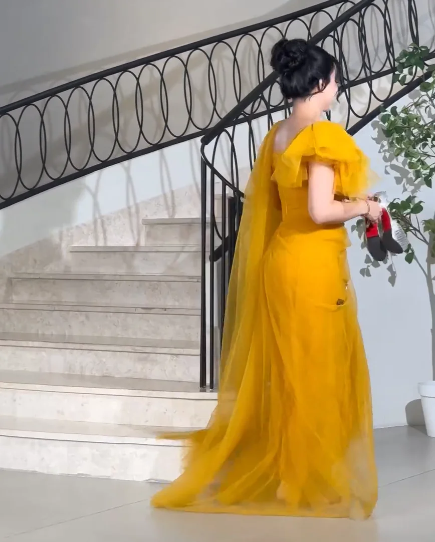 Golden Mermaid Prom Dresses Long for Arabic Women 2025 Square Neckline Beading Crystal Beaded Formal Evening Gowns