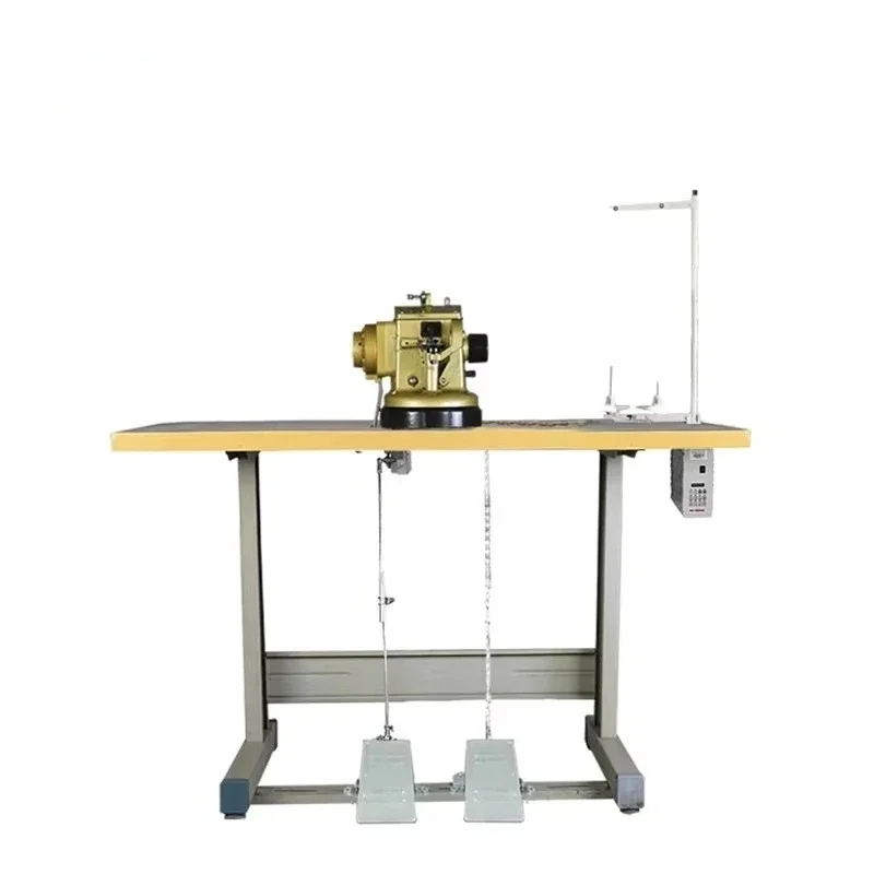 

High-speed fur sewing machine for mass fur garment production