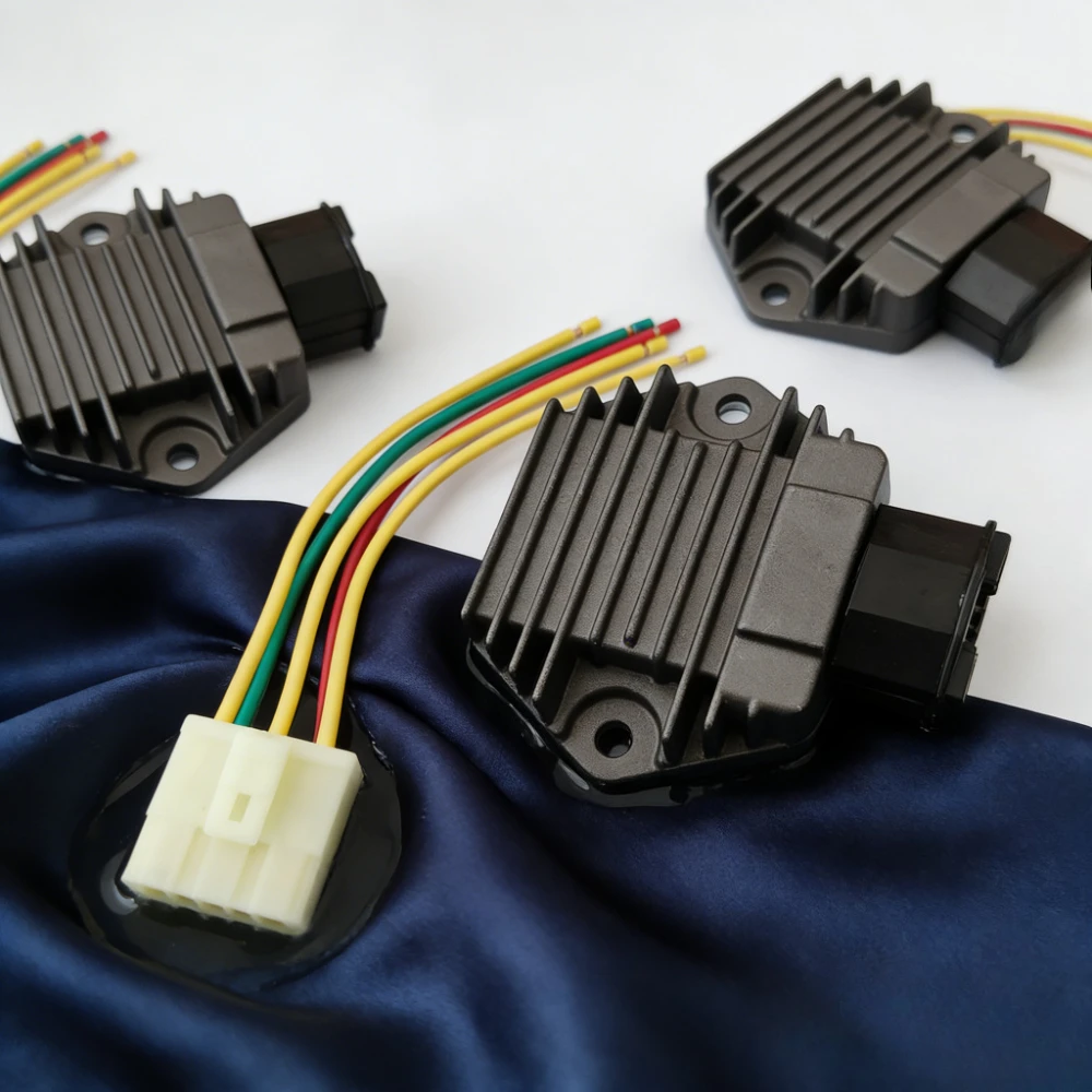 

1pc Voltage Regulator Rectifier For Honda NTV650 DEAUVILLE 650 NV750 NV VT 750 VTR1000 VTR1000F 29 30 31 XLV1000 Varadero 1000