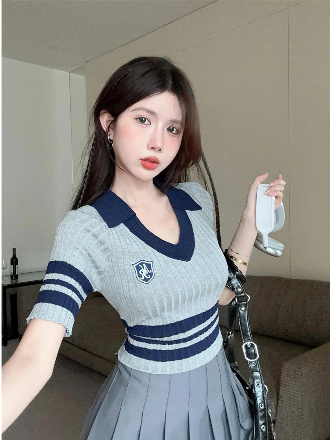 

Sweet And Spicy Short Knitted Shirt Women's Fashion Summer 2026 Design Sensation Slim Fit Short Sleeve Trendy Top