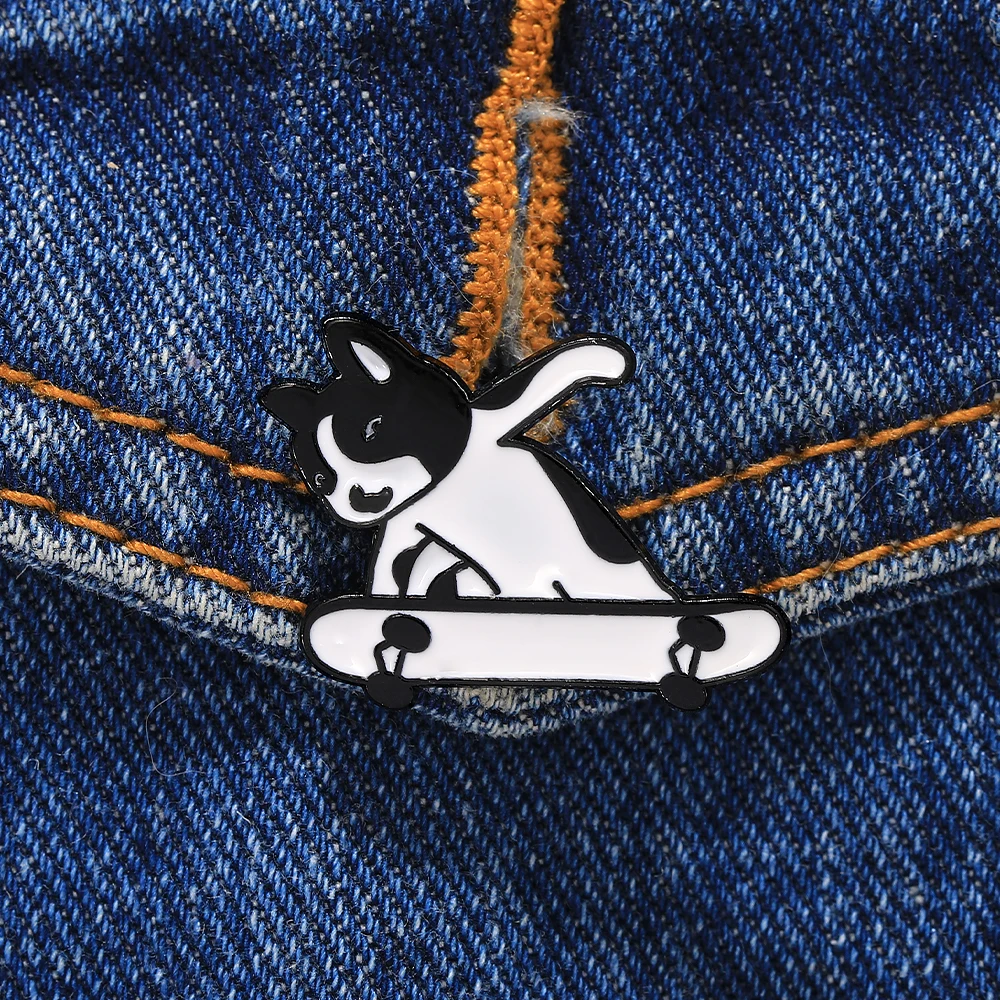 Statement Skateboarding Dog Pins Funny Skateboard Pup Enamel Brooches For Pet Lovers Gift Cheap Jewelry Wholesale