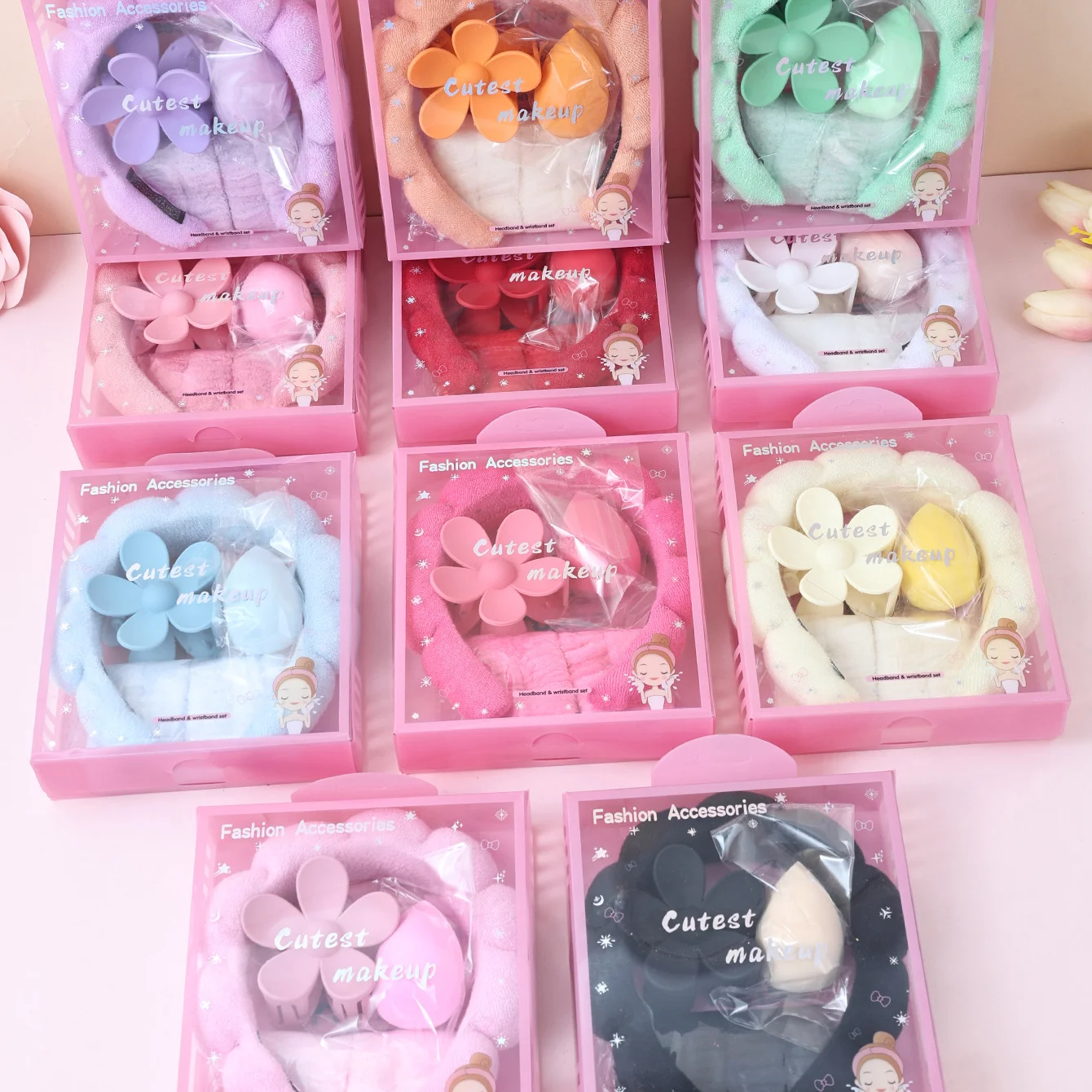 Women’s Makeup and Hygiene Accessories: Cloud-Shaped Headbands, Water-Absorbing Wristbands, Beauty Sponges, Outdoor Fashion Flower Clips.