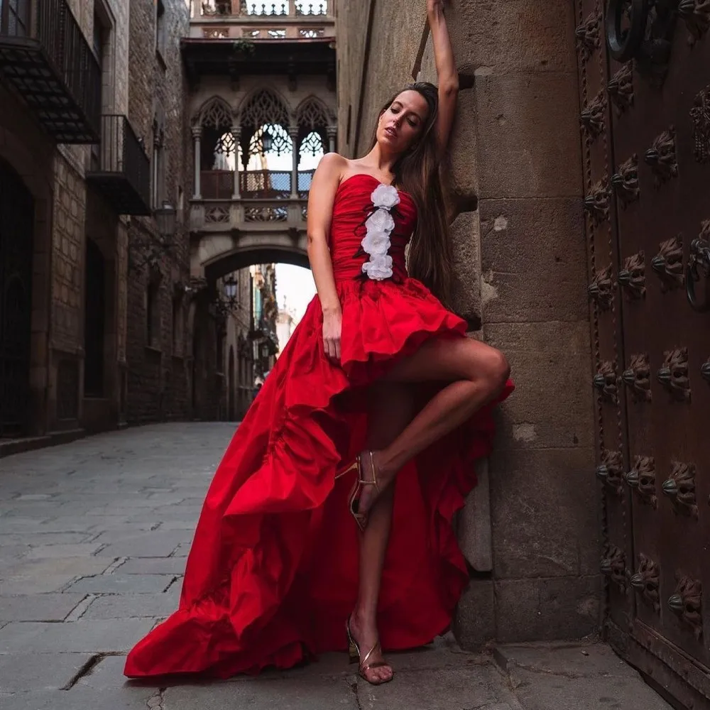 Beautiful Red Ruched High Low Formal Dresses With White 3D Flower Details Strapless Lace Up Long Maxi Gowns