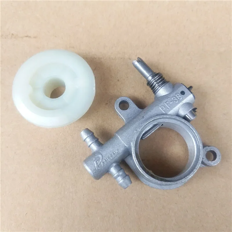 

Oil pump / worm gear assembly for Oleo Mac 925 GS260 & more mini chainsaws oiler kit 50160207 T