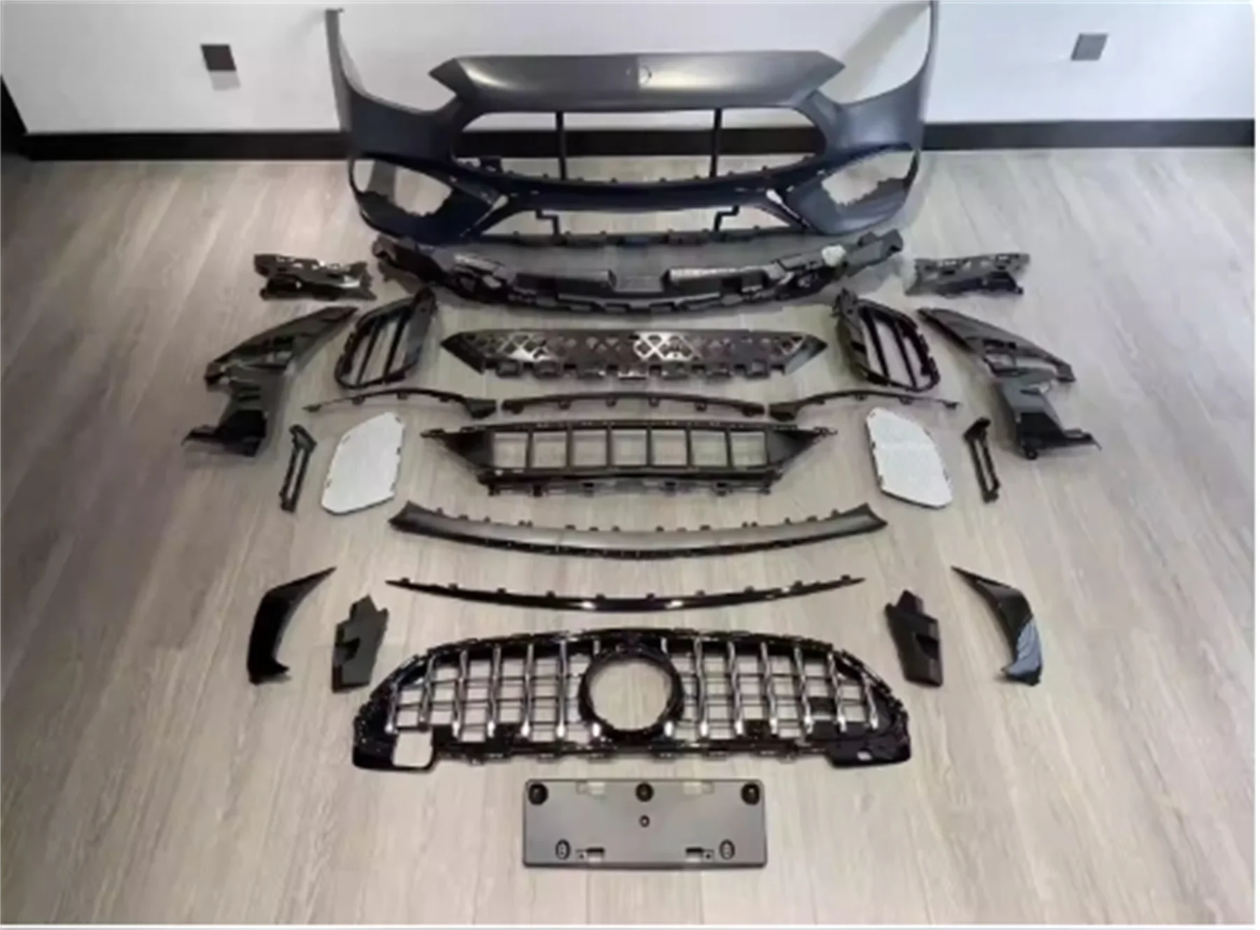 

Car Body Kit Front Bumper surround for Mercedes Benz c200 c260 c350 W206 Upgrade C63 C63s amg