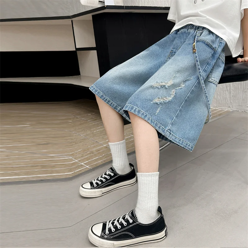Summer New Child Knee-Length Hole Denim Shorts with Strap for Teen Girls Fashion Loose Fit Ripped Jeans Capris Kids Shorts 5-14Y