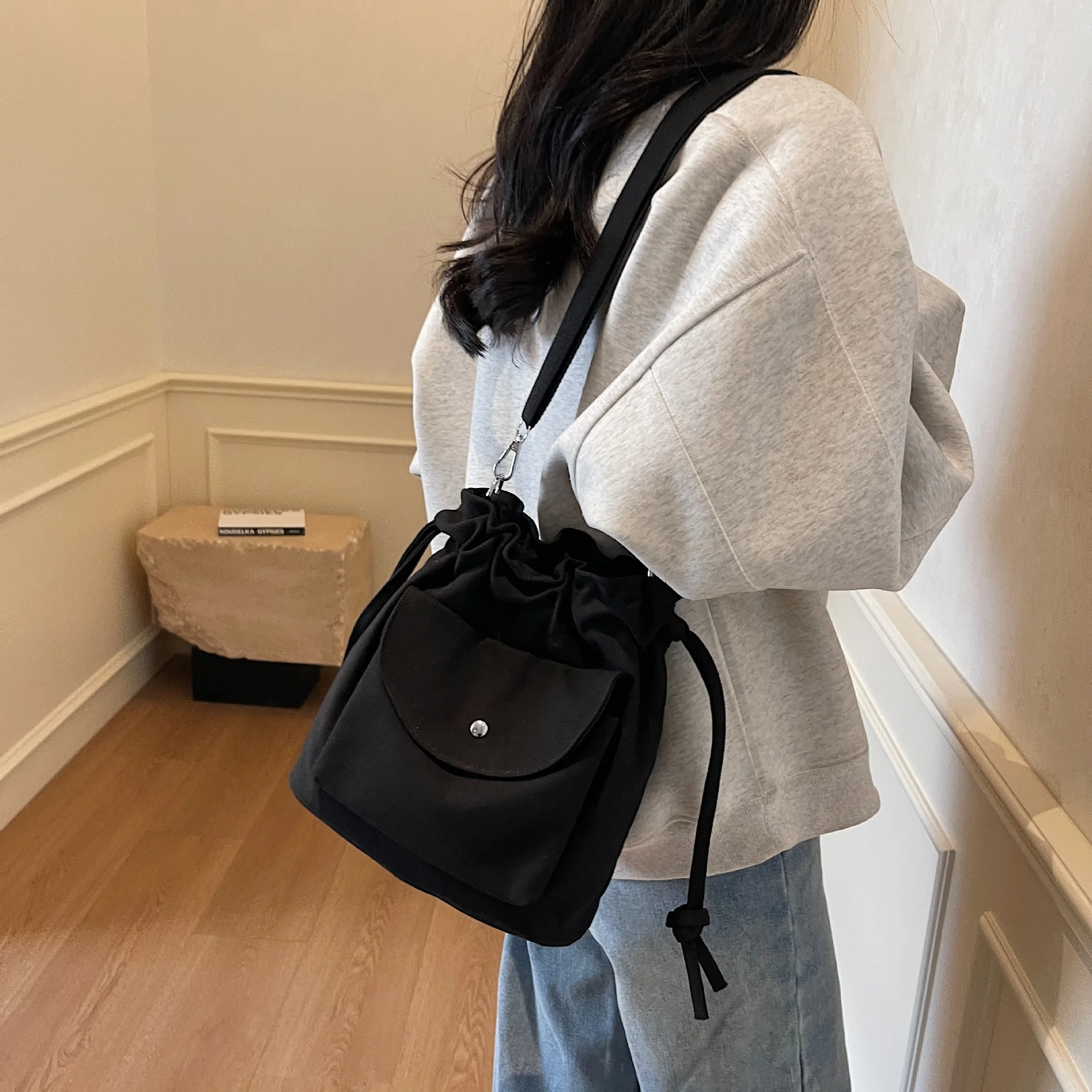 حقيبة كتف نسائية كلاسيكية فاخرة 2025، محفظة كروس مبطنة، متسوق كاجوال متعدد الوظائف لعطلة نهاية الأسبوع والسفر #2