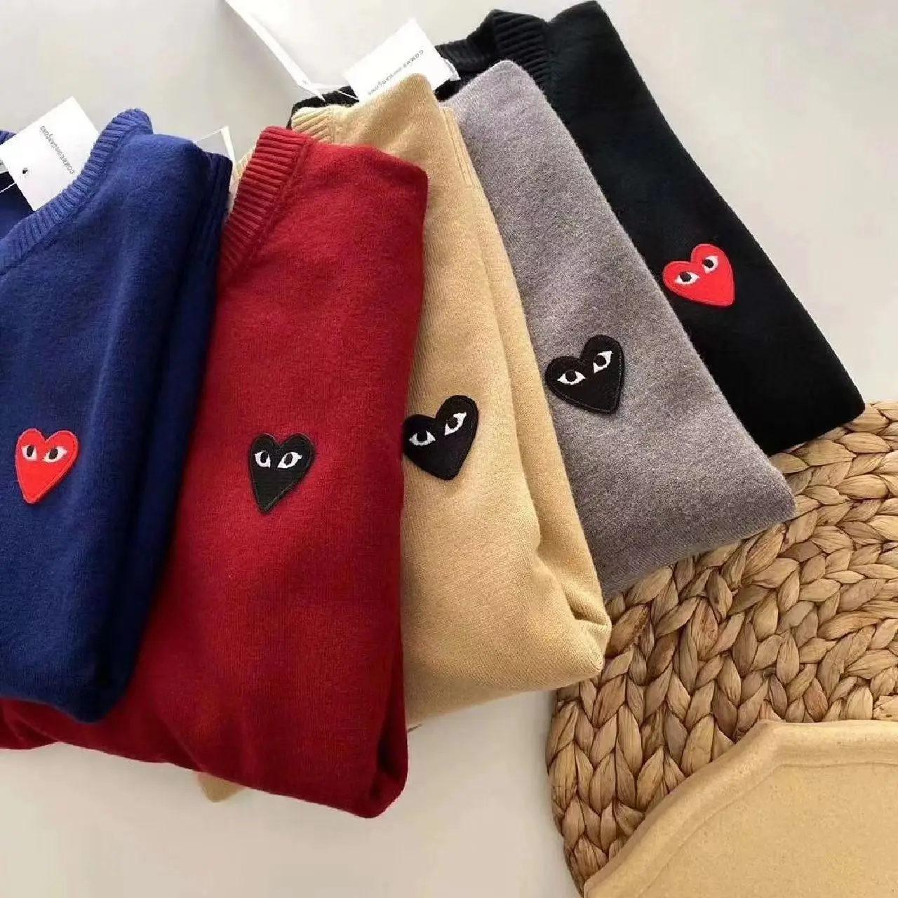 Japanese and Korean series round neck love wool knitted sweater pullover sweater, Kawakuba couple women\'s Baoling zodiac red top