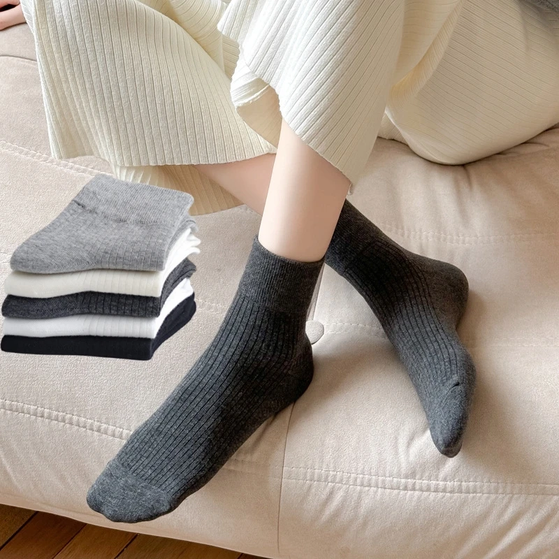 5Pairs/1Pair Women Solid Color Socks Spring/Autumn Simple Versatile basic model Sock Odor Resistant Breathable Comfortable Socks