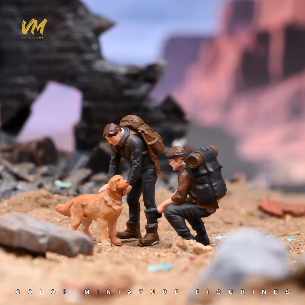 Miniatures Figures 1/87 1/64 1/43 1/24 1/18 Camping Duo Cooking Men Playing with Dog Male Figure Model Creative Scene Props Doll