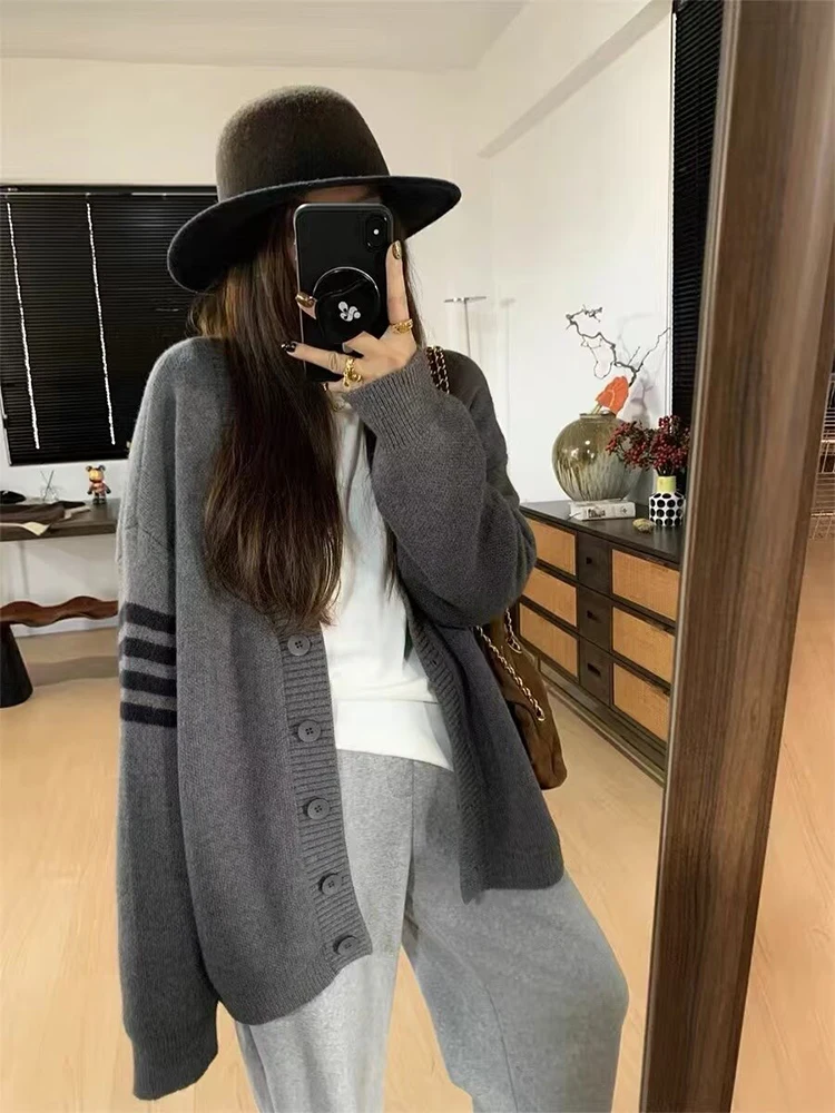 New Women's Clothing European and American Style Age-Reducing College Style Lazy Loose V-Neck Knitted Cardigan Sweater