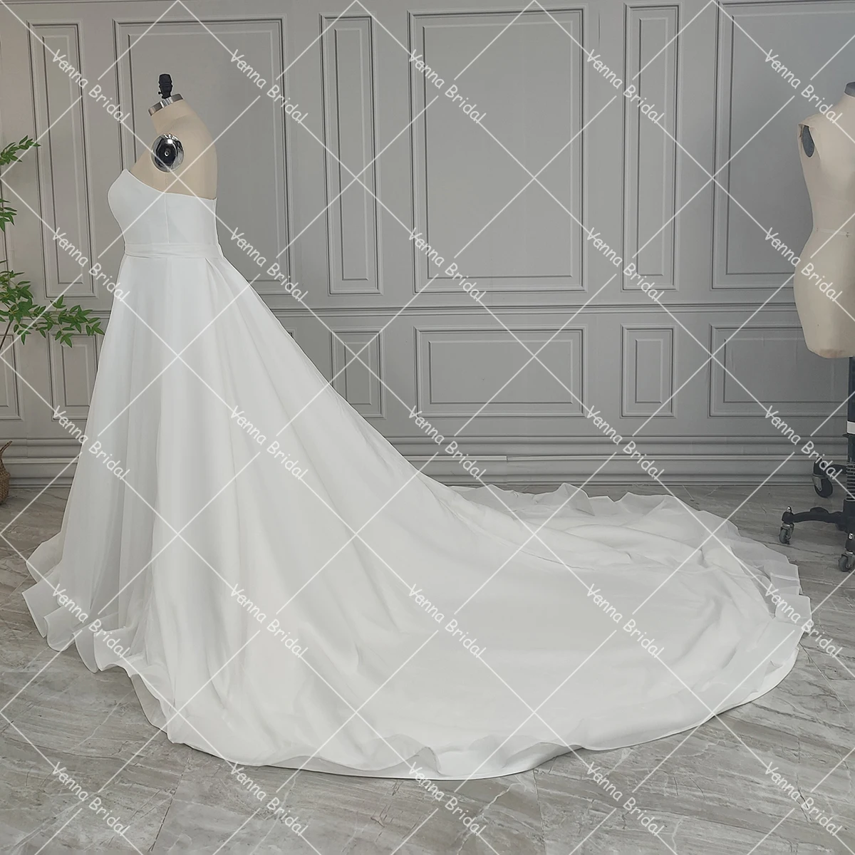 Custom Made Strapless cetim vestido de casamento Plus Size