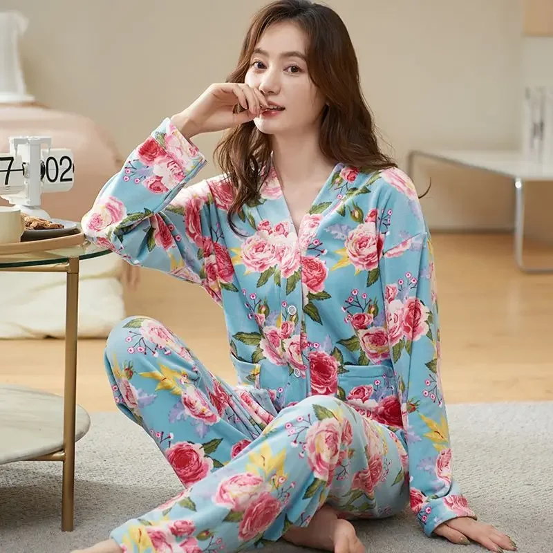 Ms.Long Sleeve Spring and Autumn Wintertime Large Flower Middle Age Coral Fleece A Loungewear Set New Light Fleece Style Pajamas