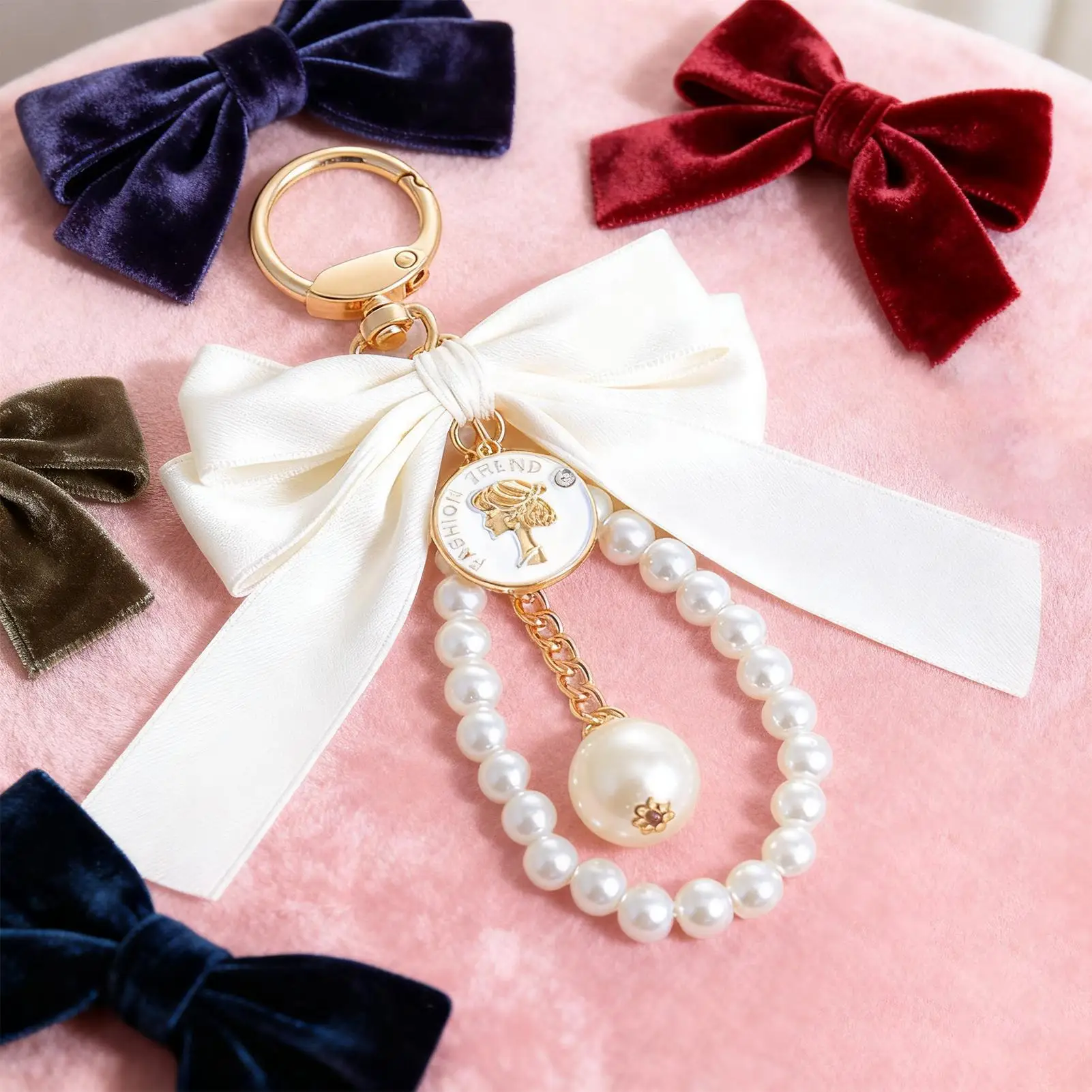 Bow Key Chain Hangable Ornament Fashion Pearl Chain Women's Car Pendant Statement For Women Men Girls Boys Purse Wallet Backpack