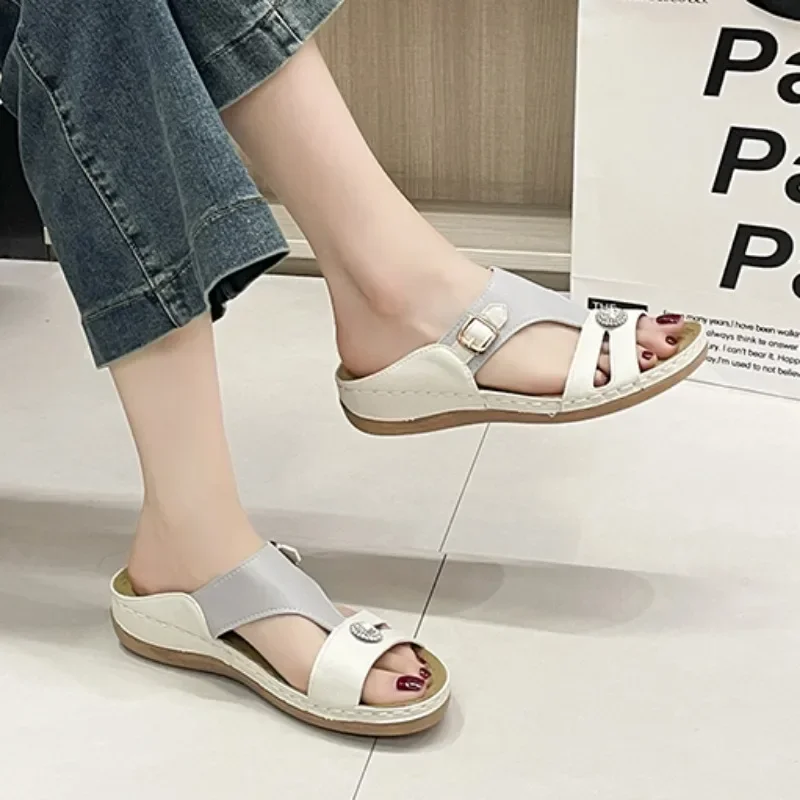 Pantofole roma moda 2024 pantofole con zeppa da donna estive scarpe da donna etniche retrò scarpe morbide Casual Comfort Slip on Beach Slides