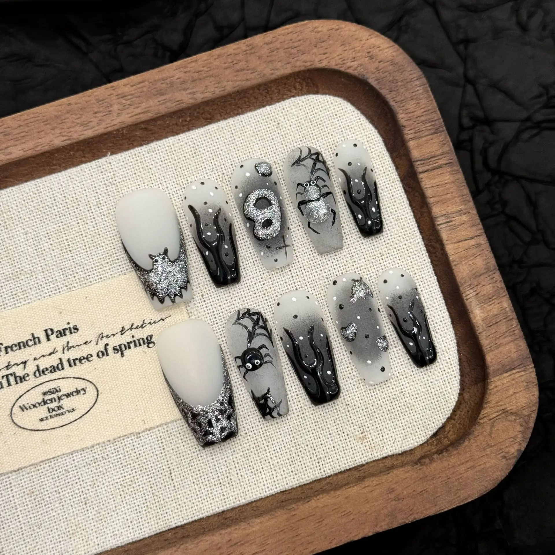 

10pcs Gradient Black Mid-length T False Nails Silver Spider Web Bat Halloween Elements Handmade Press On Nails French Fake Nail