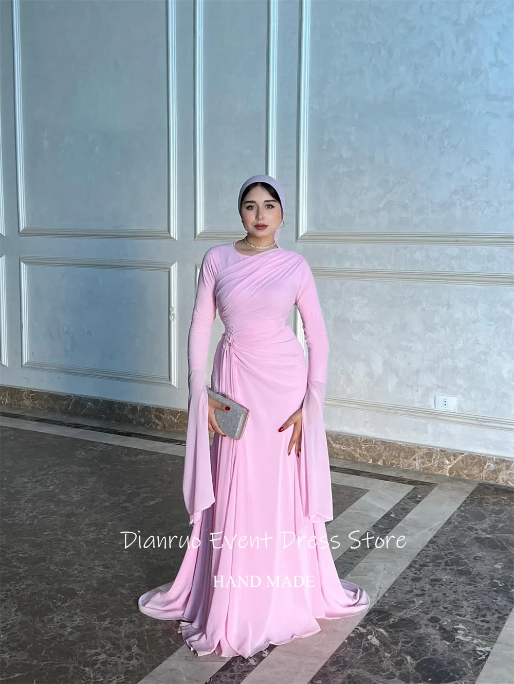 Dianruo Musulmano Rosa Piano Lunghezza Abito da Sera in Chiffon O Collo Abiti da Ballo Modesto Piega Flowy A Line Abiti da Fiesta Personalizzato