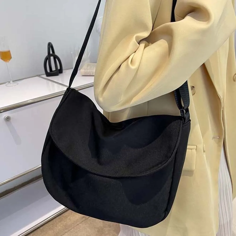 

Adjustable Strap Nylon Square Bag Soft Japanese Style Large Capacity Shoulder Bag Solid Color Magnetic Buckle