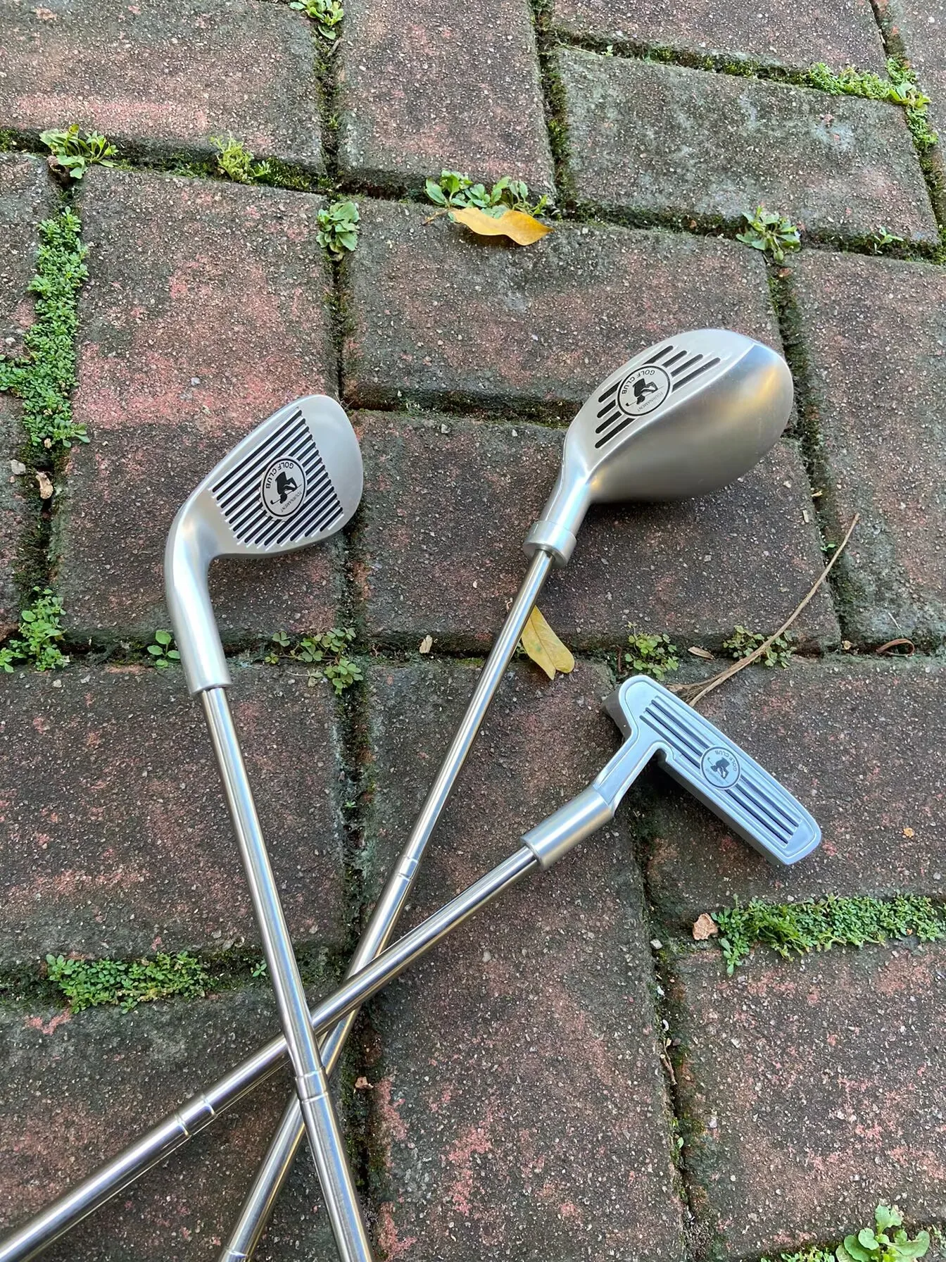Conjunto de acessórios de golfe telescópico 2 em 1 de 3 barras de 26 polegadas (66 cm), 5 bolas de treinamento brancas, entretenimento infantil de 3 a 8 anos 777-529