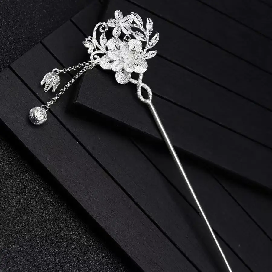 New    Silver Plated Flower With Butterfly Tassel Hairpin, Women's Chinese Style Step Shakin Hanfu Qipao Feelin, Ift