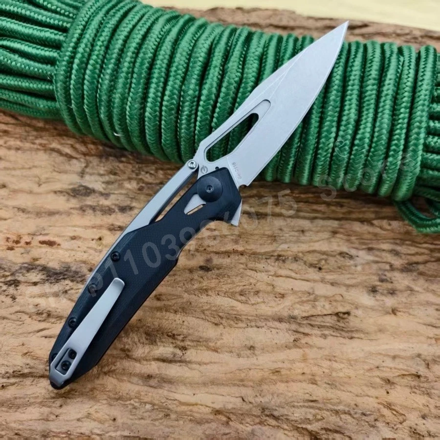 

Z0990 Compact EDC Mini Knife D2 Blade 420 Steel Handle Carbon Fiber Grip Essential Items for Outdoor Picnics Hiking and Fishing