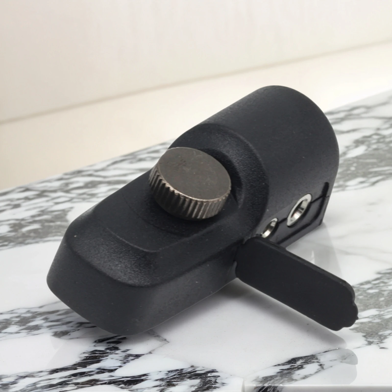 

2pin Walkie Talkie Earpiece Adapter Earpiece Headset Mic Audio Adapter Converter for Hytera PD780 PD788 PD785 Series