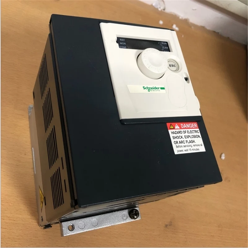 

Schneider Frequency Converter ATV310HU30N4E/ATV310HU40N4E/ATV310HU55N4E