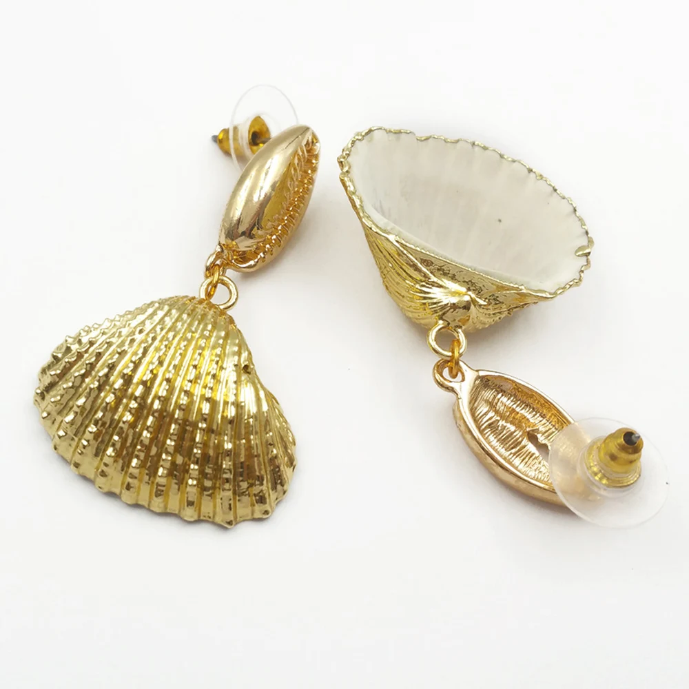 

WT-E439 WKT Female Elegant Natural Shell Dangle Earrings Scallop Pendant With Full Gold Metal Plated Studs 2018 New Design