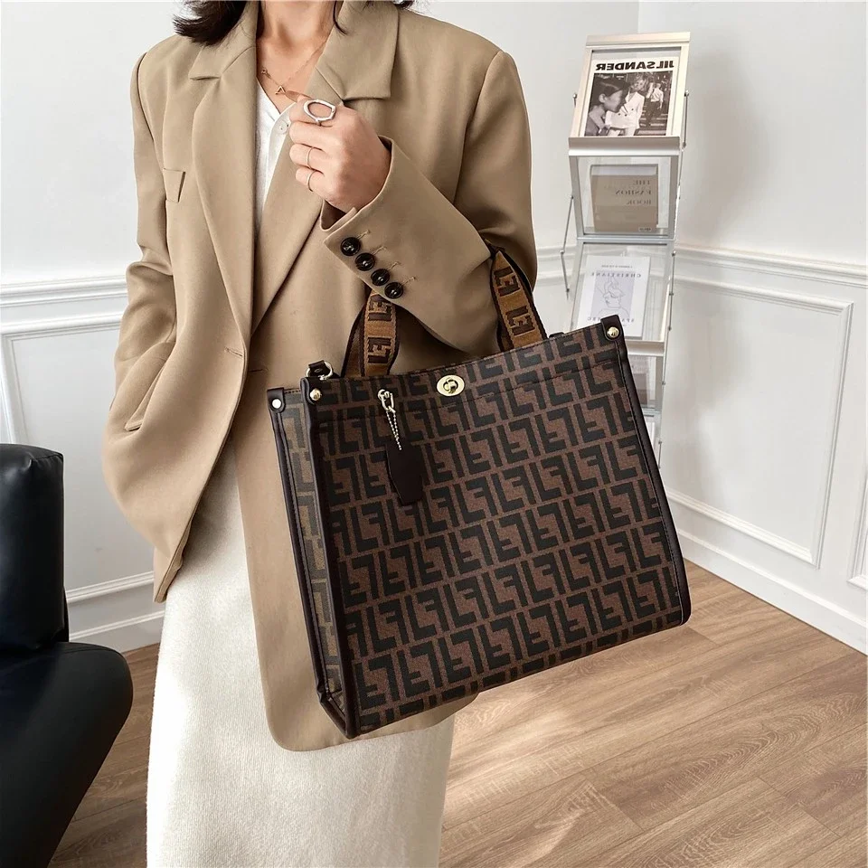 

Elegant Crossbody Bag For Women, Compact Leather Shoulder Bag With Adjustable Strap, Luxury Handbag Everyday Use