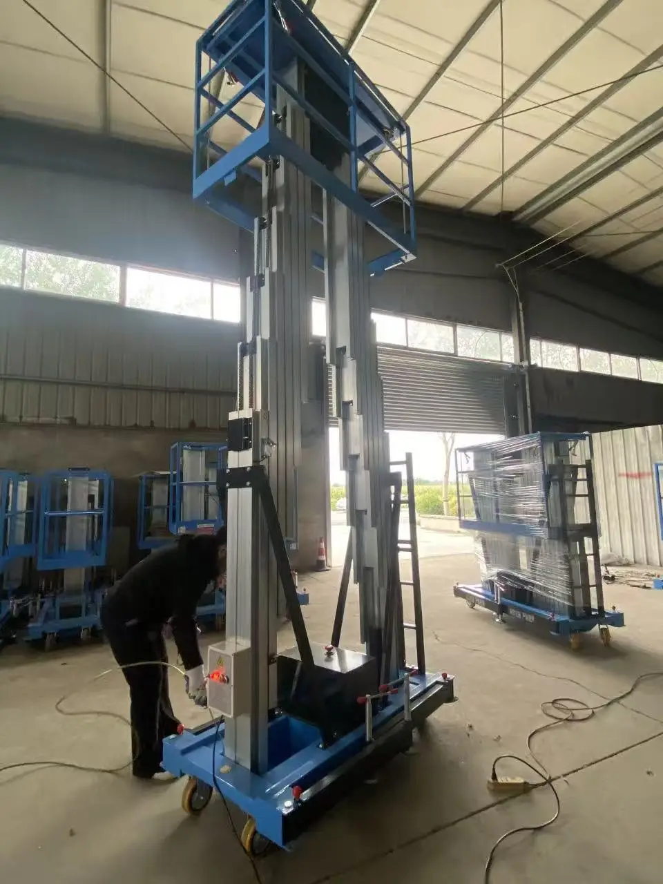 CE New Condition 6M 8M Electric Single Mast Aluminum Alloy Lift Vertical Mast Work Lift with Small Size Aerial Work Platform
