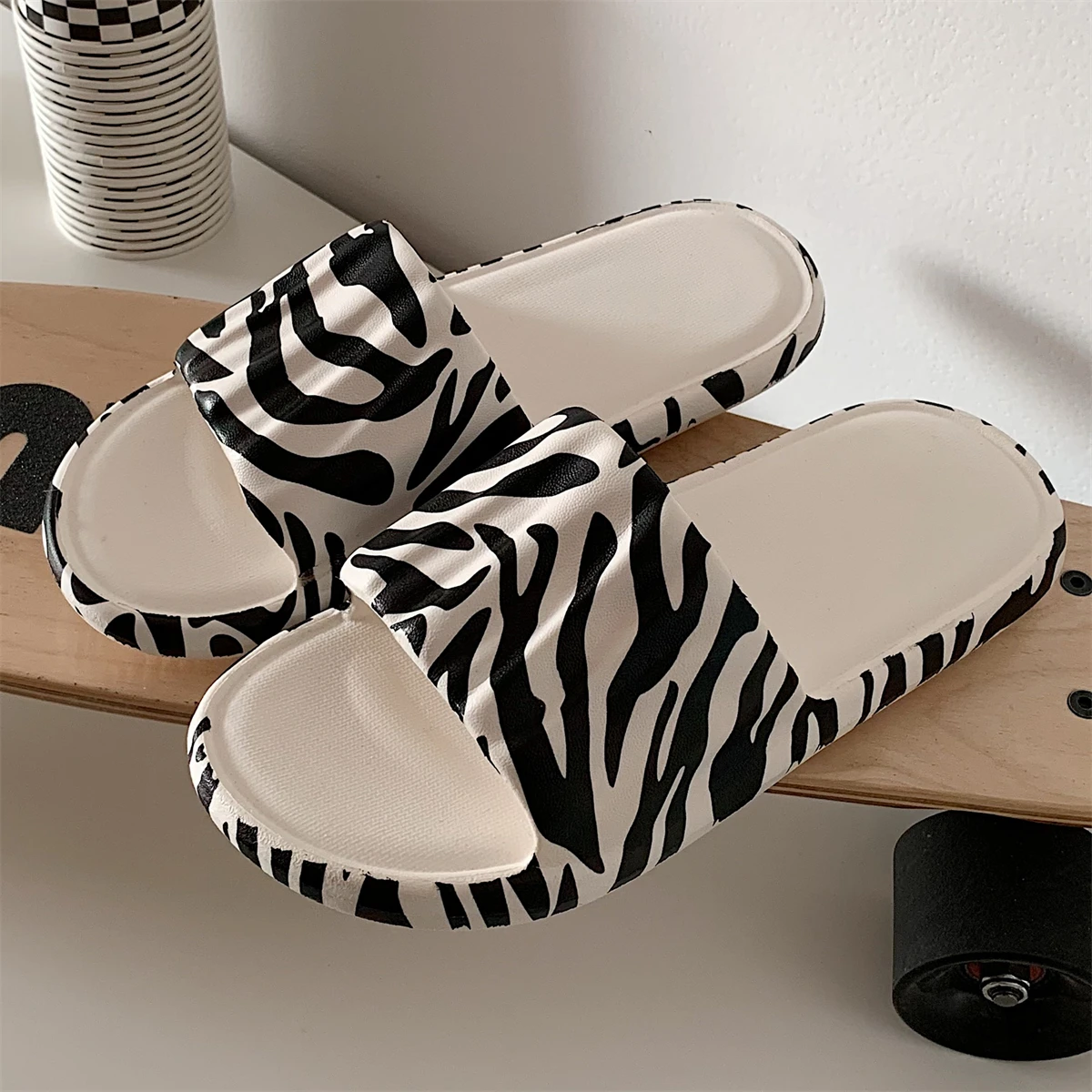 

Lightweight Home Slippers Women's Zebra Pattern EVA Anti-Slip Odor-Resistant Summer Batoom ower Slippers Trendy Internet ...