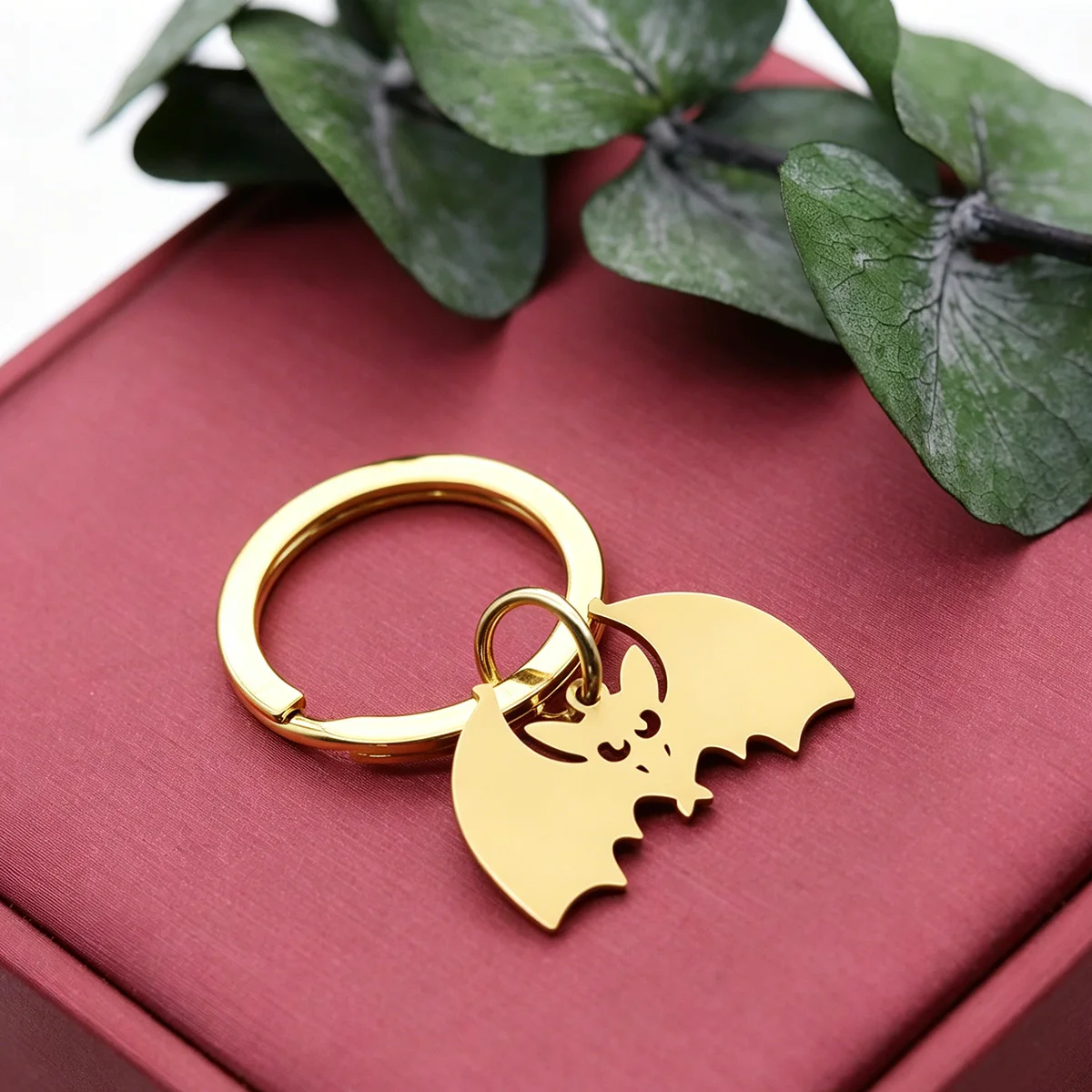 Stainless Steel Bat Keychain Hollow Cutout Animal Charm Key Ring Halloween Bag Pendant Keyring Trendy Minimal Bag Jewelry Gift